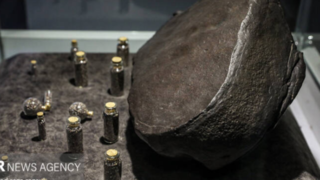 شهابسنگ ۲۱ کیلویی در تهران شهابسنگ ۲۱ کیلویی در تهران