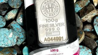 شمش نقره بخریم یا ساچمه نقره؟ مقایسه کامل برای انتخاب بهتر