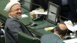 تذکر رسایی درباره فعالیت مقامات دولتی که فرزندان‌شان تابعیت مضاعف دارند