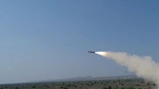 همسایه ایران موشک جدید رونمایی کرد | ارتقای قدرت موشکی برای نخستین‌بار