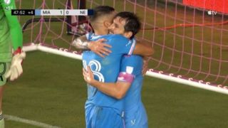 تصاویری دیدنی از هتتریک پاسگل مسی مقابل نیو انگلند تصاویری دیدنی از هتتریک پاسگل مسی مقابل نیو انگلند