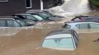 تبدیل شدن خیابانها به استخر ماشین در نروژ تبدیل شدن خیابانها به استخر ماشین در نروژ