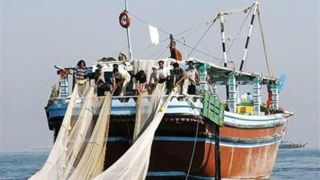 توقیف لنج های ترال در خلیج فارس/ ۱۷ متهم دستگیر شدند‌