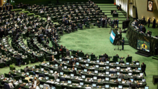 استیضاح ۴ وزیر به هیئت رئیسه مجلس ارجاع شده است استیضاح ۴ وزیر به هیئت رئیسه مجلس ارجاع شده است