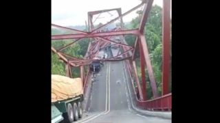 وضعیت خودروها بعد از فرو ریختن پل در فیلیپین