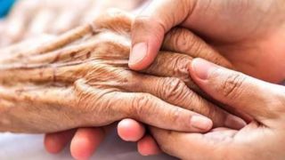 ۴۲ درصد سالمندان احساس خستگی می‌کنند