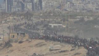آغاز بازگشت آوارگان فلسطینی به شهر غزه و شمال آن پس از اجرای آتشبس آغاز بازگشت آوارگان فلسطینی به شهر غزه و شمال آن پس از اجرای آتشبس