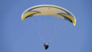 پرش بی اجازه از بلندترین آسمان‌خراش اروپا