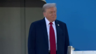  لحظه پیاده شدن ترامپ در فرودگاه بن‌گوریون