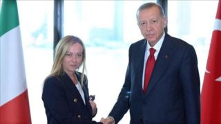 اردوغان خطاب به خانم نخست وزیر: باید سیگار را ترک کنی