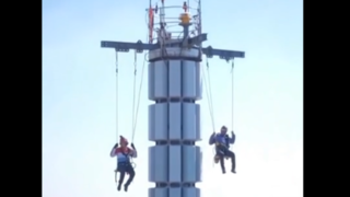 تاب سواری بر نوک برج میلاد!