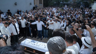 مراسم تشییع مرحوم تقوایی نشانگر دلایل فاصله روشنفکران از جامعه است