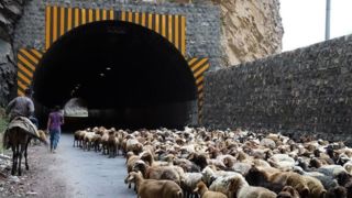 اعلام محدودیت ۲۴ ساعته تردد در محور چالوس و آزادراه تهران-شمال