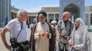 آمریکاییها در صدر گردشگران خارجی حرم حضرت معصومه (س) آمریکاییها در صدر گردشگران خارجی حرم حضرت معصومه (س)