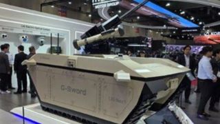 ربات قاتل کرهای با موشک ضد زره «شلیک و رها کن» از راه رسید ربات قاتل کرهای با موشک ضد زره «شلیک و رها کن» از راه رسید