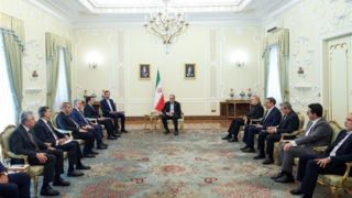 پزشکیان در دیدار با قاسم الاعرجی: توطئه‌های آمریکا و اسرائیل با وحدت جهان اسلام بی‌اثر می‌شود