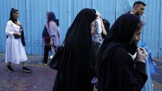 فاصله از دولت و نزدیکی به حجاب