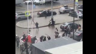 درگیری شدید با بیل در مسکو ! 