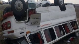  مینی‌بوس کارگران در کرمانشاه واژگون شد/ حال ۱۵ مصدوم مساعد است