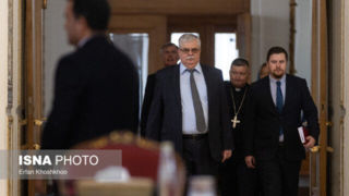 سفیر روسیه: تهران و مسکو در حال کار روی پروژه بزرگ نیروگاه هستهای هستند سفیر روسیه: تهران و مسکو در حال کار روی پروژه بزرگ نیروگاه هستهای هستند