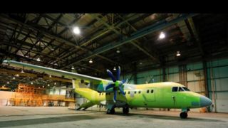 ایران در جمع بزرگان هواپیماسازی جهان/ پرواز آزمایشی «سیمرغ» ایرانی