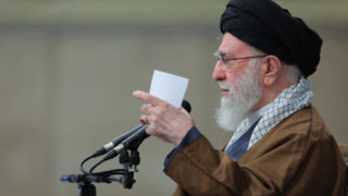 پاسخ رهبر انقلاب به یک سوال: آیا رابطه ایران و آمریکا تا ابد قطع خواهد بود؟