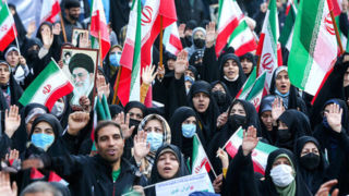 موشک های سجیل و حضور نمادین دانشمندان هستهای با روپوش و ماسک در مراسم ۱۳ آبان موشک های سجیل و حضور نمادین دانشمندان هستهای با روپوش و ماسک در مراسم ۱۳ آبان