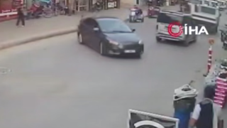 نجات میلی متری یک عابر پیاده در حادثه ترکیه