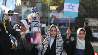 حضور دهه هشتادی و دهه نودیها در راهپیمایی ۱۳ آبان حضور دهه هشتادی و دهه نودیها در راهپیمایی ۱۳ آبان