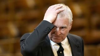 اخراج «اندرو» از دربار/ عناوین سلطنتی شاهزاده انگلیسی رسماً لغو شد اخراج «اندرو» از دربار/ عناوین سلطنتی شاهزاده انگلیسی رسماً لغو شد