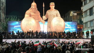 تصاویری از کنسرت خیابانی در میدان انقلاب