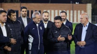 رئیس‌جمهور همراه با ملی‌پوشان فوتبال کشورمان پا به توپ شد