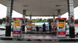 واکنش طباطبایی به شایعه گرانی بنزین؛ دروغ نگویید