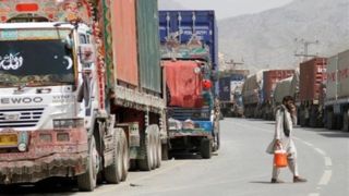 کاهش تجارت ترانزیتی پاکستان و افغانستان؛ بحران یا فرصت؟