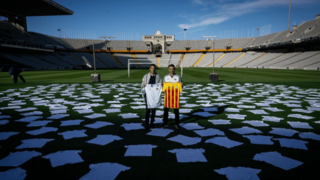 نمایش جنایت اسرائیل در ورزشگاه بارسلونا نمایش جنایت اسرائیل در ورزشگاه بارسلونا