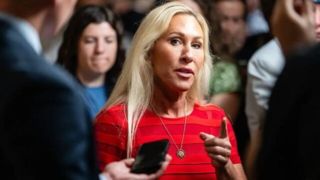 نماینده‌ جمهوری‌خواه خطاب به ترامپ: خائن کسی است که به کشورهای خارجی خدمت می‌کند