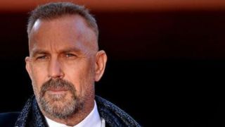 کوین کاستنر در نقش بیل کلینتون کوین کاستنر در نقش بیل کلینتون