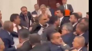 کتک کاری در وسط پارلمان ترکیه!