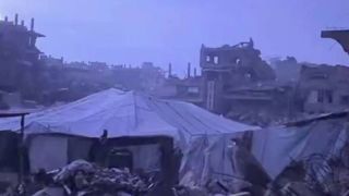 بارش شدید باران بر چادر آوارگان غزه بارش شدید باران بر چادر آوارگان غزه