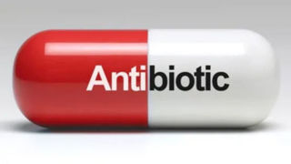 «دکتر؛ چرک خشک کن نمینویسید؟!» «دکتر؛ چرک خشک کن نمینویسید؟!»