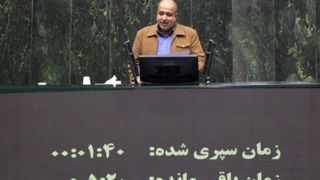 نماینده تهران: پول‌های مردم به جیب فوتبالیست‌های درجه‌چندم خارجی می‌رود