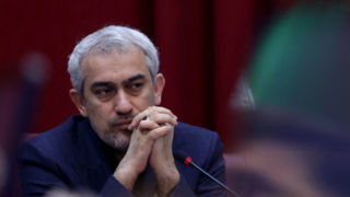 وزیر اقتصاد: کسری بودجه را امسال کاهش می‌دهیم/ تعیین تکلیف بانک‌های ناتراز