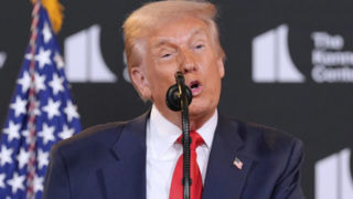 ترامپ: همه پرداختها و یارانهها به آفریقای جنوبی متوقف خواهد شد ترامپ: همه پرداختها و یارانهها به آفریقای جنوبی متوقف خواهد شد