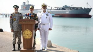 فرمانده کل ارتش: آماده هرگونه پاسخ قاطع در هر نقطهای هستیم فرمانده کل ارتش: آماده هرگونه پاسخ قاطع در هر نقطهای هستیم