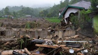 تصاویری از سیل هولناک در اندونزی 