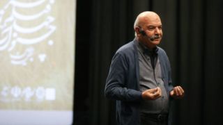 ایرج طهماسب: هنرمند با جزئیات کوچک، جهانهای بزرگ میآفریند ایرج طهماسب: هنرمند با جزئیات کوچک، جهانهای بزرگ میآفریند