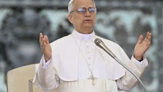 پاپ وارد بیروت شد