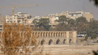 طبیعت زیبای پاییزی اصفهان با پوشش آلودگی