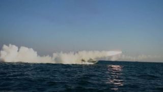 نیروی دریایی سپاه در خلیج فارس و تنگه هرمز رزمایش برگزار می‌کند