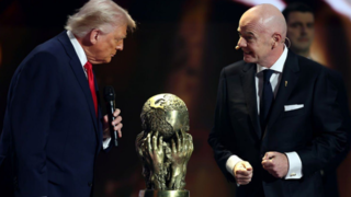 نوشابه‌ای که برای ترامپ باز کردند...